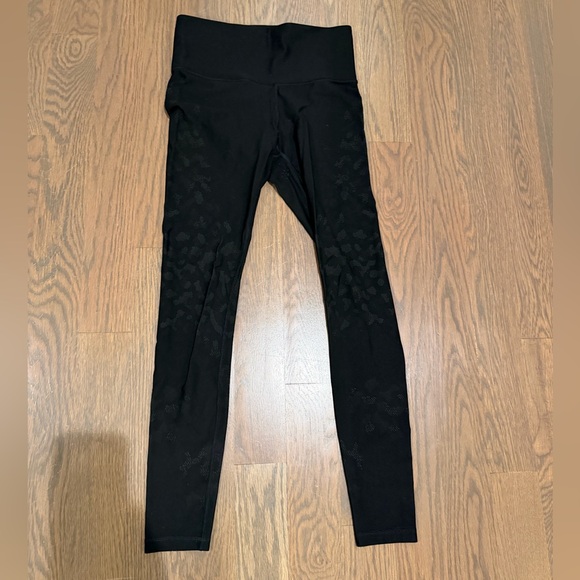 Lululemon Mapped Out High Rise Tight 28"
*Camo Leggings Sz 8 - Picture 2 of 5